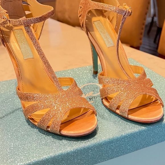 BETSEY JOHNSON heels. - Picture 3 of 3